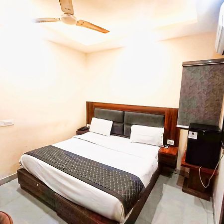 Hotel Shiva International Near By Igi Airport 新德里 外观 照片