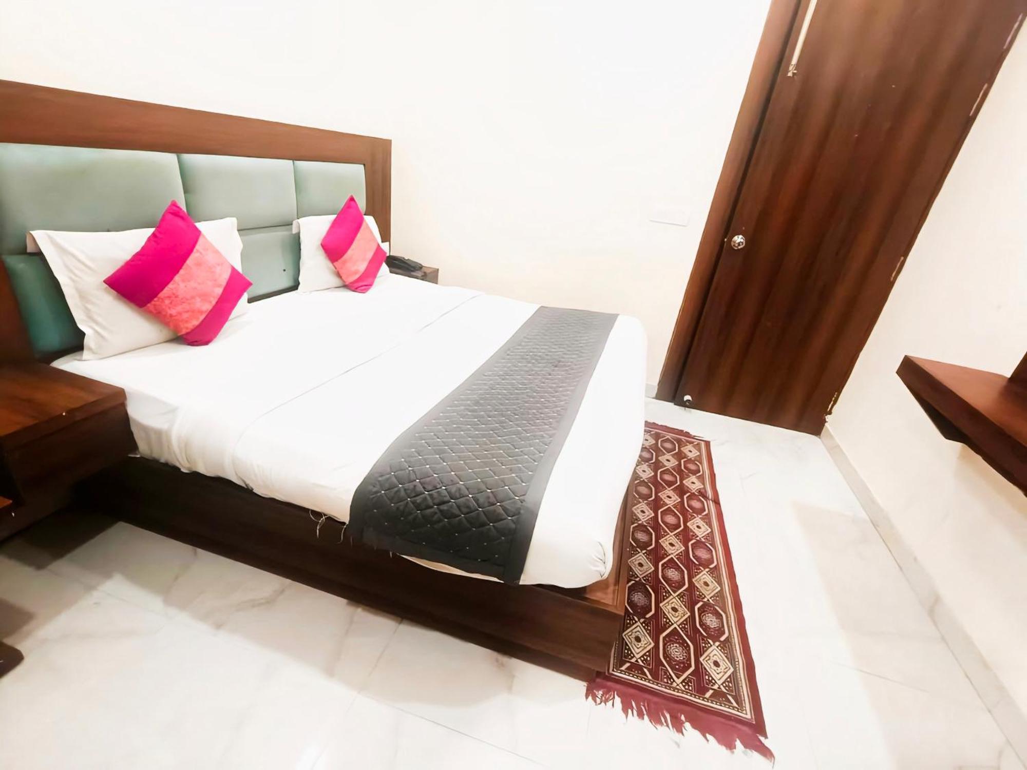 Hotel Shiva International Near By Igi Airport 新德里 外观 照片